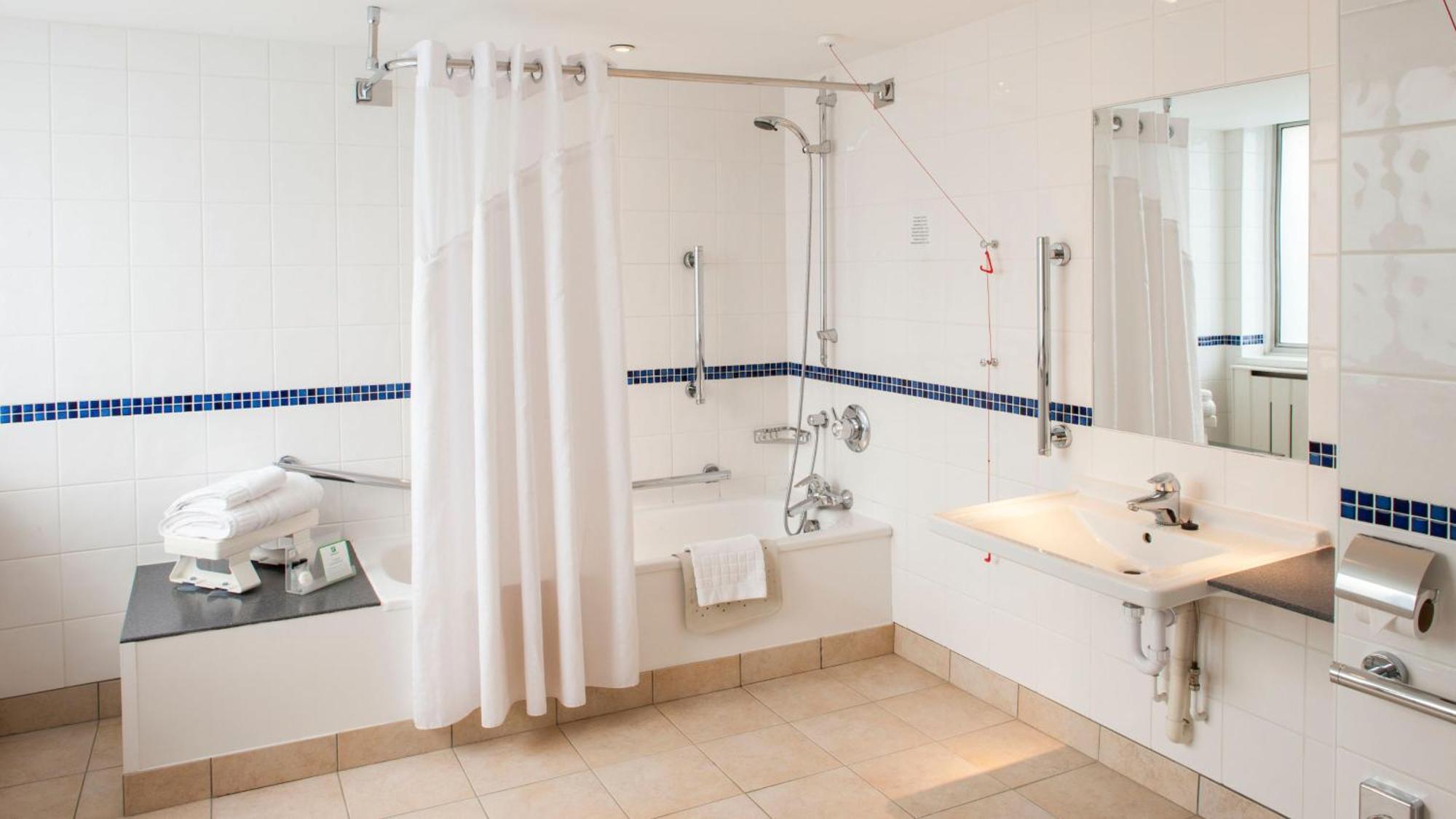 By Ihg 4* Washington (Durham)